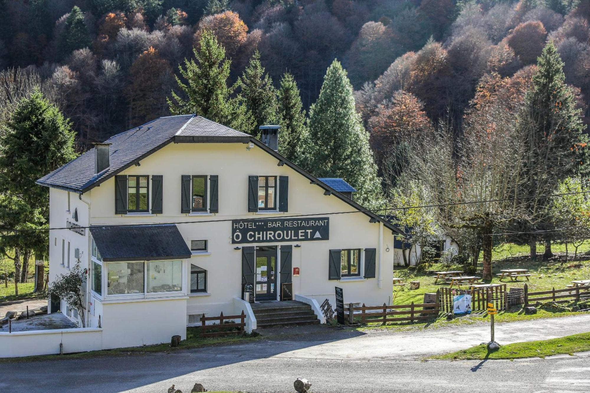 Hotel O Chiroulet Bagneres-de-Bigorre Bagian luar foto