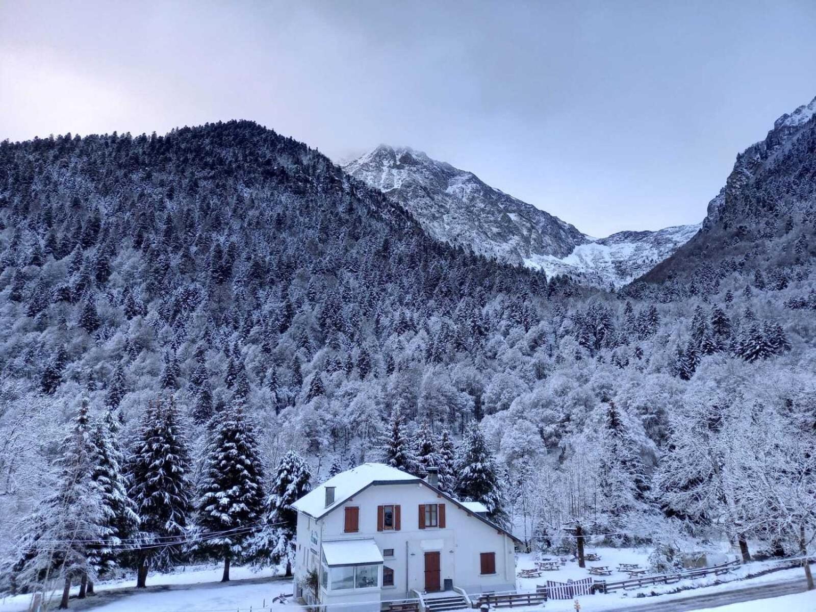 Hotel O Chiroulet Bagneres-de-Bigorre Bagian luar foto