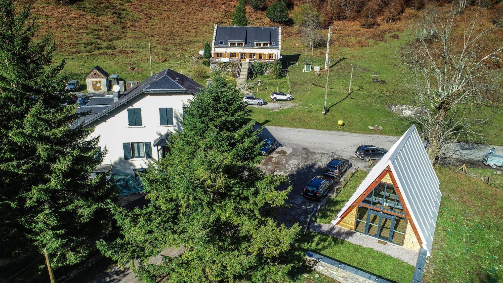 Hotel O Chiroulet Bagneres-de-Bigorre Bagian luar foto